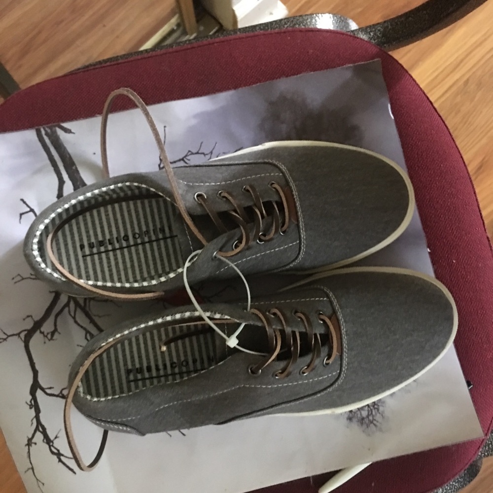 Shoe